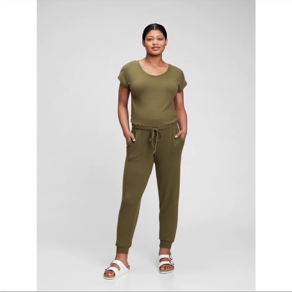 NEW GAP Maternity Softspun Jumpsuit XS - Picture 1 of 6